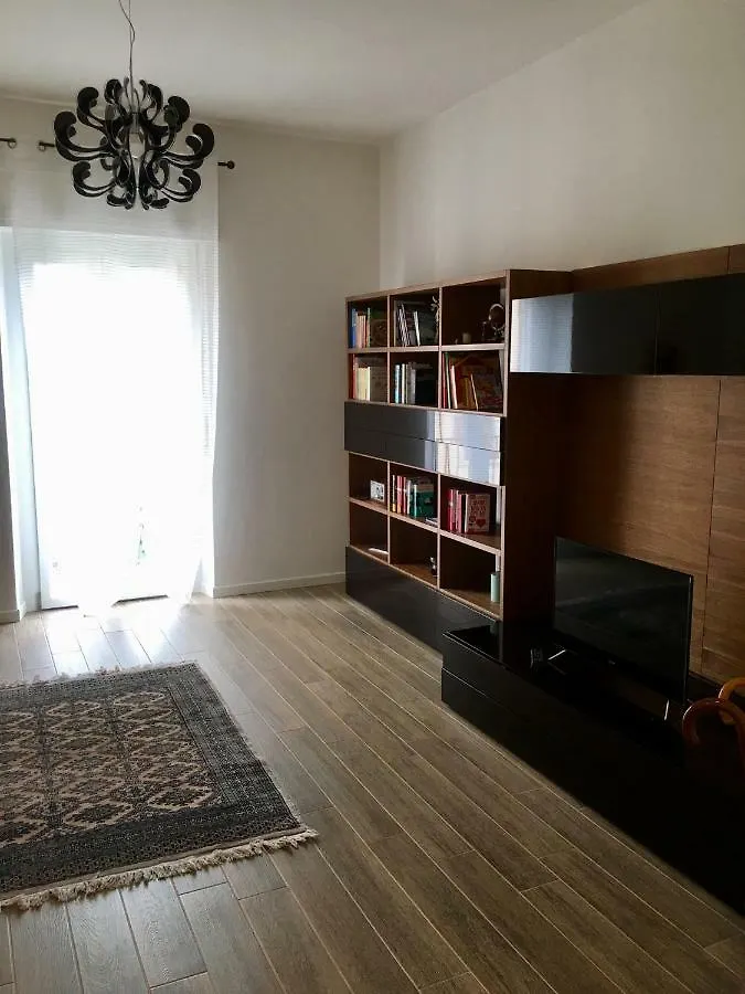 Murari Bra Lounge Daire Verona