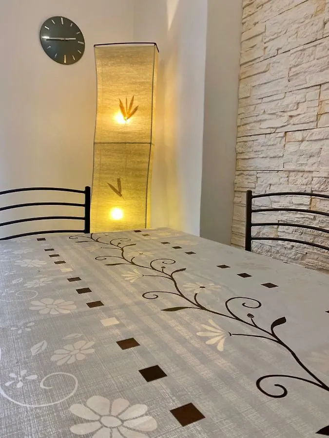 Murari Bra Lounge Daire Verona