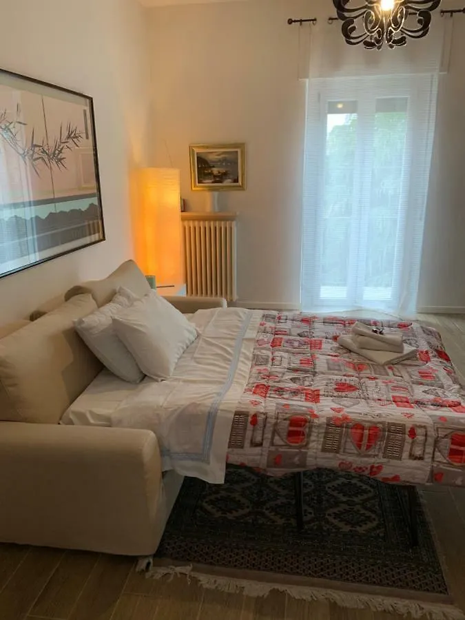 Murari Bra Lounge Daire Verona