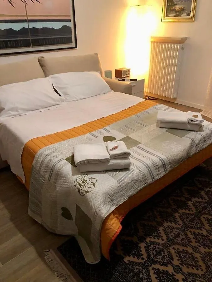 Murari Bra Lounge Daire Verona
